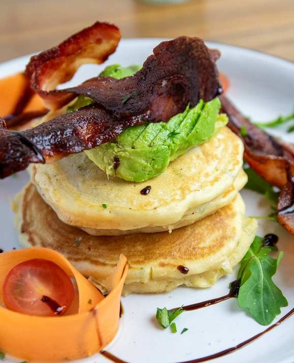 Pancakes salés servis lors d’un brunch événementiel à Toulouse
