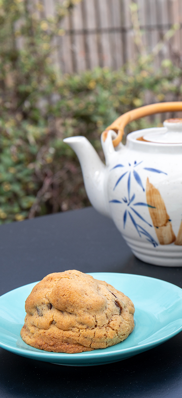Pause gourmande avec une pâtisserie et un café chez Mesdame